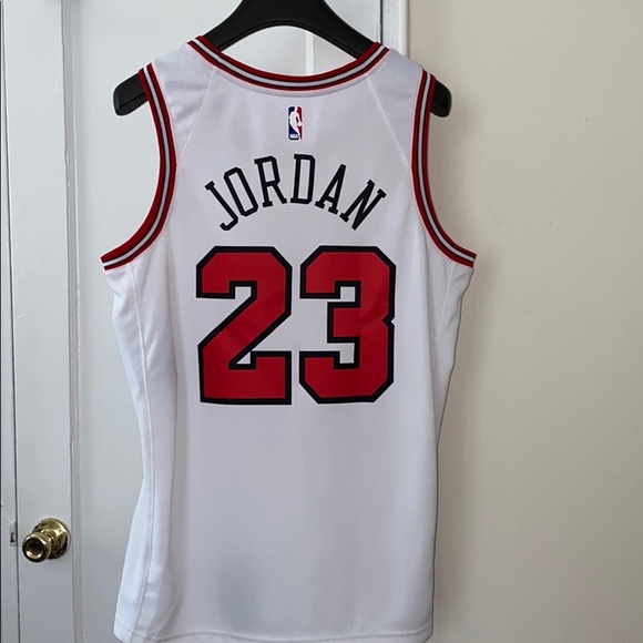 chicago bulls jersey nike